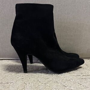 Carlos by Carlos Santana Black Suede Ankle Heel Boots size 6.5